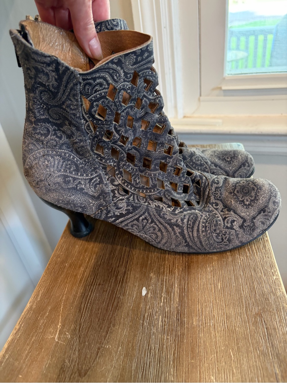JOHN Fluevog Baroque Murillo Diamond Perforated Boot size 9 paisley print - Picture 2 of 14